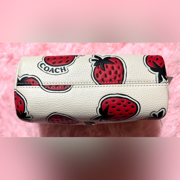 COACH ESSENTIAL COSMETIC POUCH - STRAWBERRY PRINT - Picture 5 of 8